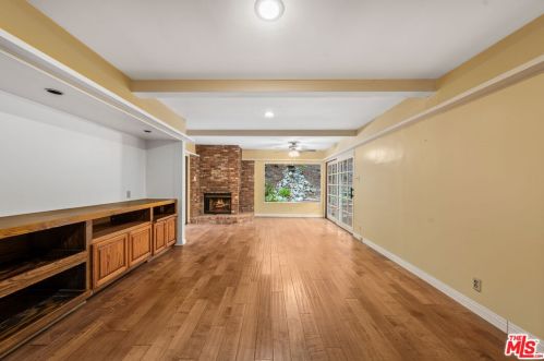 1347 San Luis Rey Dr, Glendale CA  91208-1961 exterior