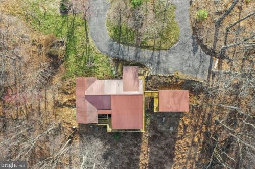 1034 Toms Knob Approach, Lost City WV 26810-8428 exterior