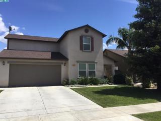 924 Randle Ct, Tulare, CA 93274-7271