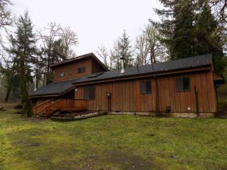 4735 Liberty Rd, Dallas, OR 97338-9407