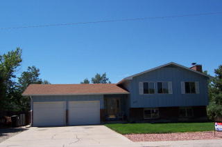 2202 Drive Rd, Pueblo, CO 81008-1725