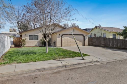 521 Church Ave, Valley Home, CA 95361-3810