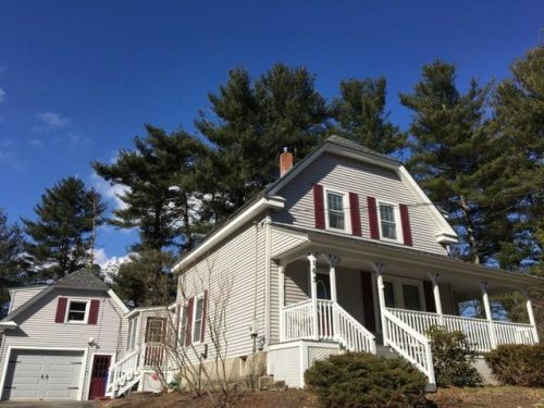 163 Mammoth Rd, Londonderry NH  03053-3654 exterior