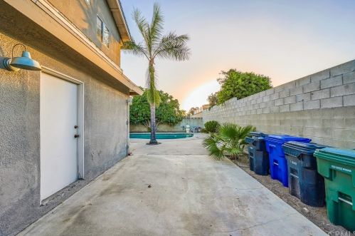 1283 13th St, Upland CA 91786-2966 exterior