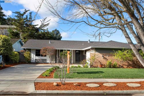 1011 Twin Brook Dr, San Jose, CA 95126-4072