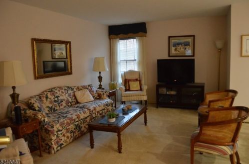 106 Provincetown Ct, Flemington, NJ 08822-2024