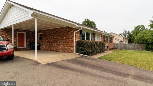 1300 Dewberry Dr, Fredericksburg, VA 22407-4878