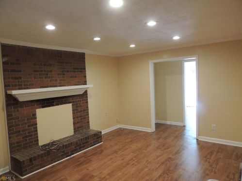 2132-A Hickory Bnd, Conyers GA  30013-2154 exterior