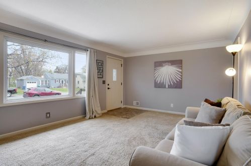 851 7 Ave, Saint Paul MN  55112-2715 exterior