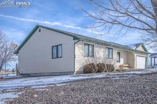 1215 De La Vista Ct, Pueblo, CO 81007-6187