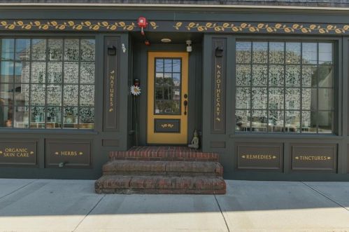 18 Water St, Warren, RI 02885-3047