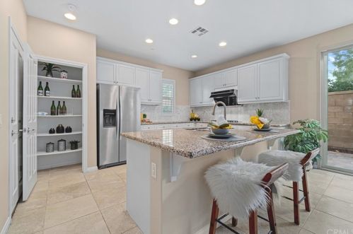 34 Latitude, Irvine CA  92618-8821 exterior