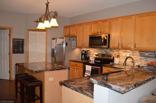 1888 Bluestem Ln, Saint Paul MN  55126-5018 exterior