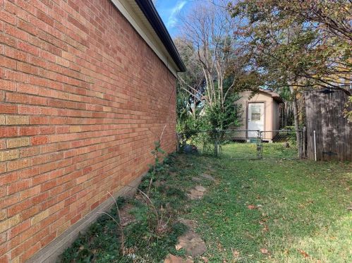 2023 Plymouth Dr, Irving TX 75061-2019 exterior