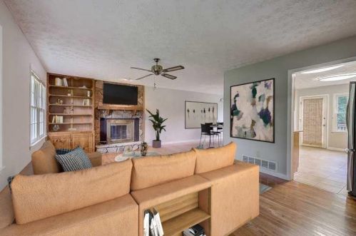 208 Prissy Ln, Holly Springs, GA 30188-2862
