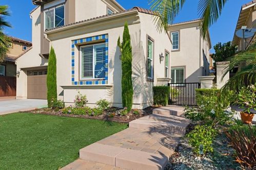 3716 Arapaho Pl, Carlsbad, CA 92010-5523