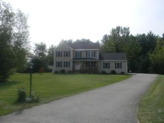 12 Berlang Rd, Londonderry, NH 03053-6130