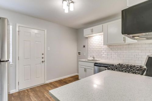 5233 Curzon Ave, Fort Worth TX  76107-6044 exterior