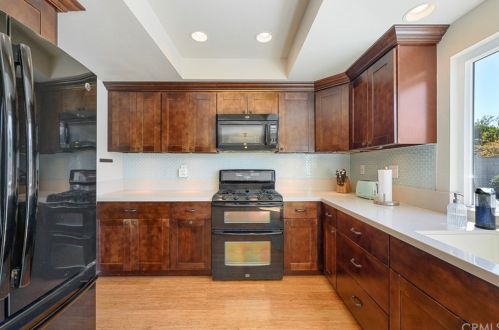 1022 Orange Rd, Santa Ana, CA 92706-1142