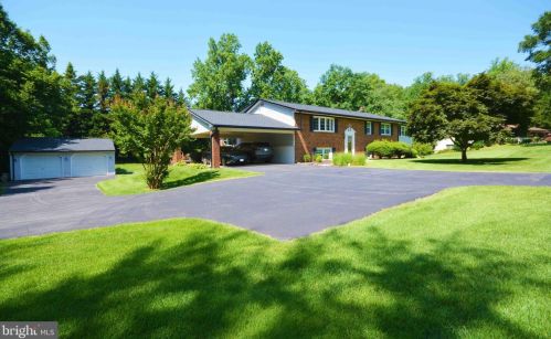 713 Petersburg Rd, Davidsonville, MD 21035-1914