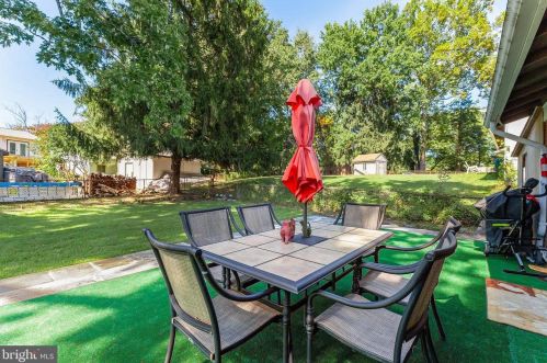 9504 Lawnsberry Ter, Silver Spring MD 20901-4714 exterior