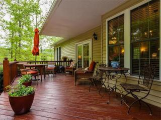 598 Brook Knoll Cir, Weaverville NC  28787-6301 exterior