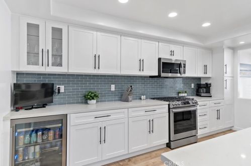 3605 Windspun Dr, Huntington Beach CA  92649-2016 exterior
