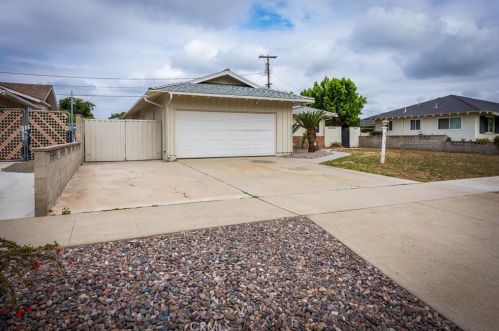 6717 Montclair Dr, Riverside CA  92504-1838 exterior