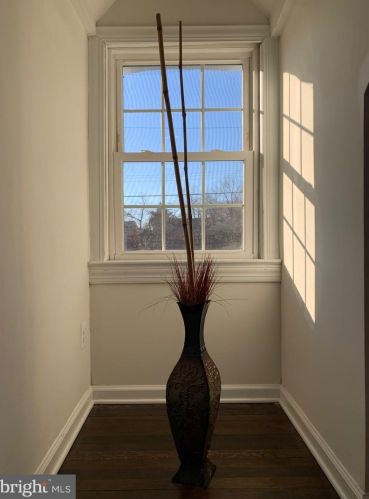 9407 Colesville Rd, Silver Spring MD 20901-4819 exterior