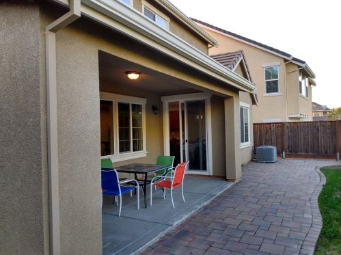 6961 Syrah Dr, Pleasanton, CA 94568-2361