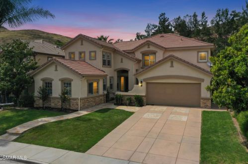 577 Roosevelt Ct, Simi Valley, CA 93065-8368