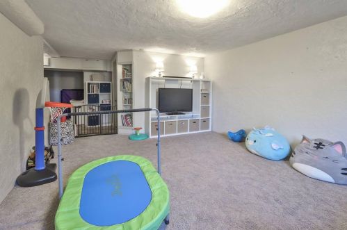 852 Finney Trl, Cincinnati OH 45224-1319 exterior