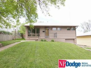 3636 Oak St, Omaha, NE 68105-3529