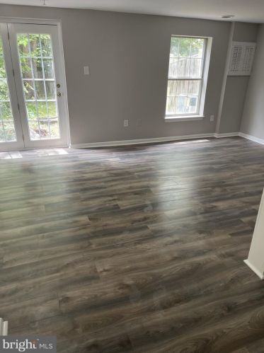 6386 Shaundale Dr, Springfield VA  22152-2143 exterior