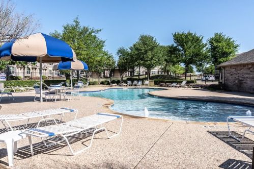 6920 Carrington Ln, Fort Worth TX  76137-7557 exterior