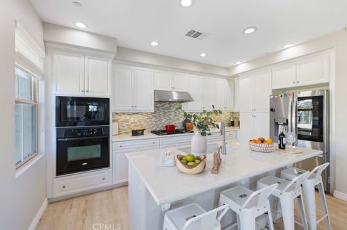 103 Rinaldi, Irvine CA  92620-2865 exterior