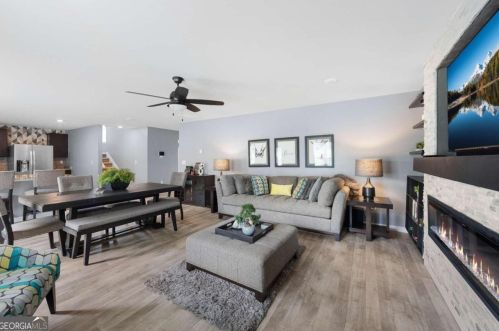 418 Toronto Cir, Hampton, GA