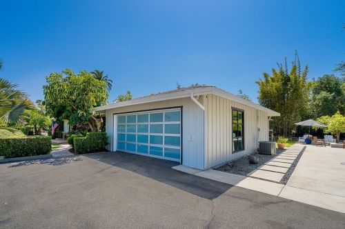 1350 Alta Vista Dr, Vista, CA 92084-5640