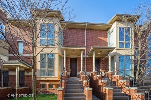89 Northfield Ter, Wheeling, IL 60090-2935