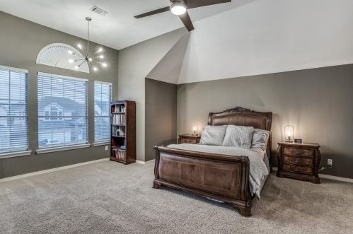 9400 Abbey Rd, Irving TX  75063-6418 exterior