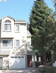 108 Crossing Ct, Hayward, CA 94544-1377