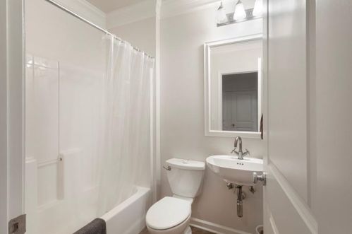 1886 Marietta Rd, Atlanta GA  30318-2764 exterior