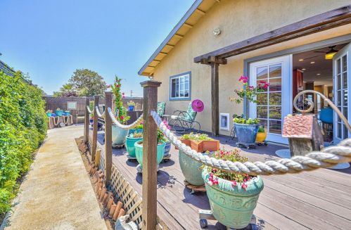 1312 Flores St, Seaside CA exterior