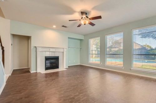 5816 Clear Creek Dr, Fort Worth TX  76137-5802 exterior