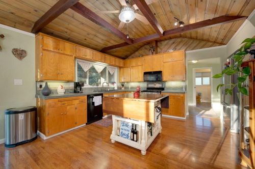 10131 Carriage Rd, Grass Valley, CA 95949-8307