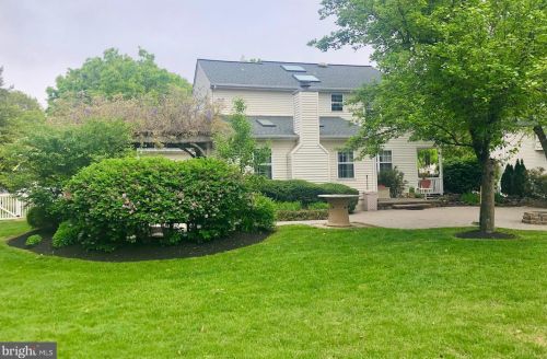 1302 Maple Ave, Roebling, NJ 08554-1610
