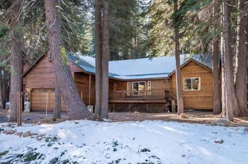 13977 Copenhagen Dr, Truckee, CA 96161-6633