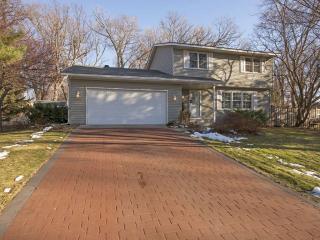 1237 Merganser Ct, Saint Paul, MN 55123-1005
