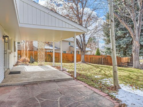 7083 Oneida Cir, Englewood CO  80112-1125 exterior