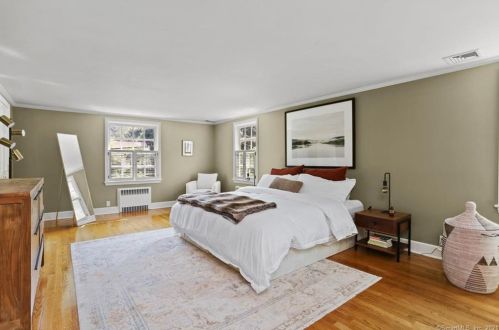 46 Pine Hill Ave, Norwalk CT  06855-2810 exterior